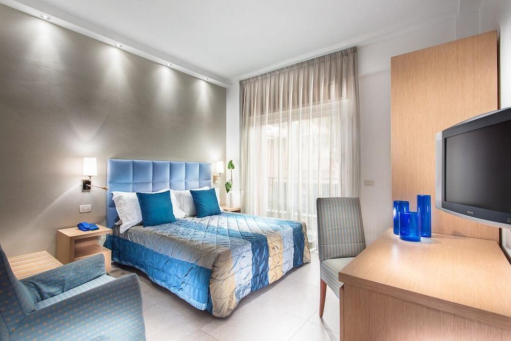 Hotel Imperiale Мілано-Маріттіма Екстер'єр фото