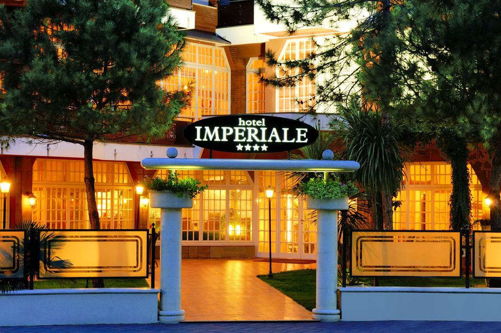Hotel Imperiale Мілано-Маріттіма Екстер'єр фото