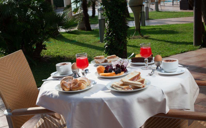Hotel Imperiale Мілано-Маріттіма Екстер'єр фото